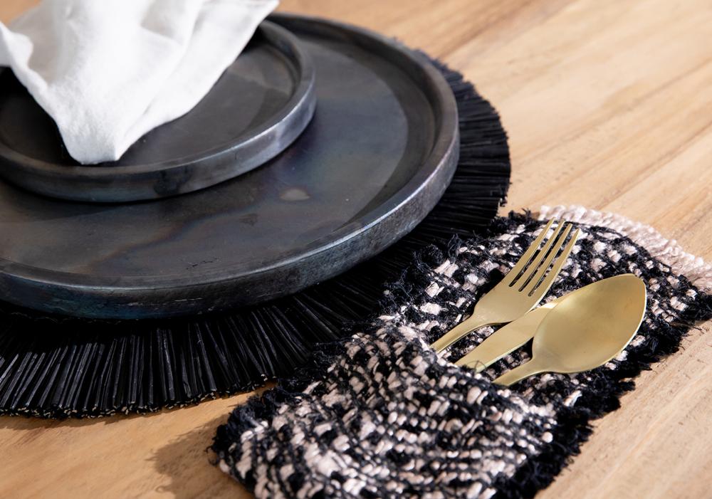 prestieranie na stôl, okrúhle prestieranie na stôl, čierne prestieranie na stôl, čierne okrúhle prestieranie na stôl, boho prestieranie na stôl, doplnky do kuchyne, doplnky na stolovanie, boho stolovanie